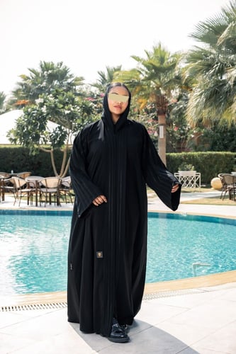 عباية كسرات خطوط زري