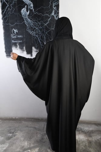 عباية كريب اماراتية باكمام واسعة