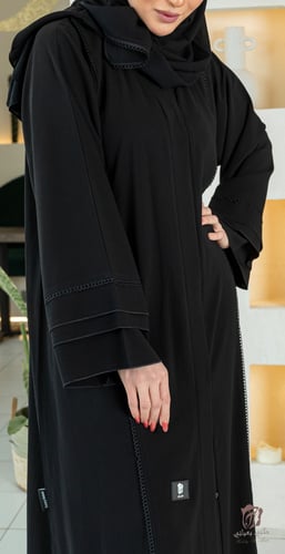 عبايه سوداء ناعمة