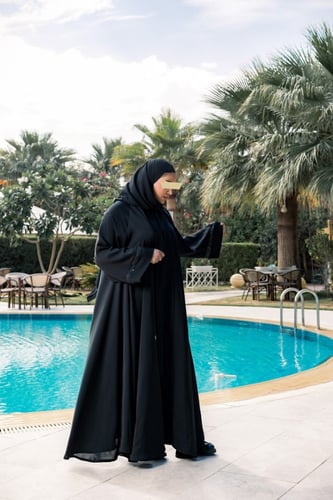 عباية تيجان شك كم