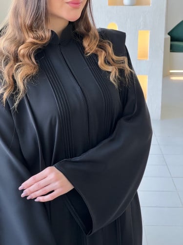 عبايه سوداء قُلبه كسرات ناعم
