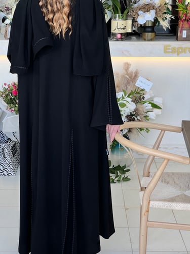 عباية كسرتين قيطان منقط