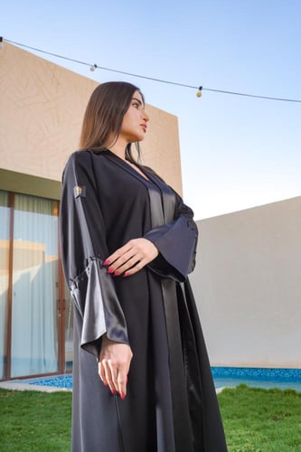 عباية شهلاء الملكية – أناقة صيفية بلمسة ساتان فاخر...