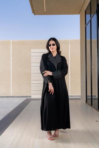 عباية مهابة السوداء بياقة رسمية فاخرة