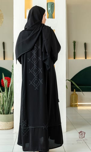 عباية مطرزة هاري