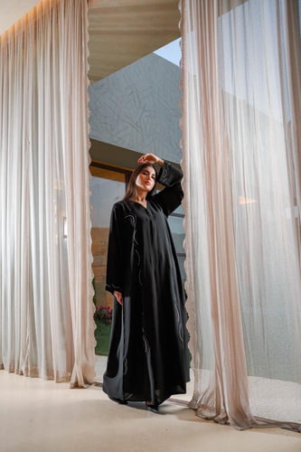 عباية تمارا - زهرة حلاتي بتفاصيل ناعمة وأناقة متكا...