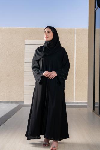 عباية غصون السوداء مبتطريز الاكمام