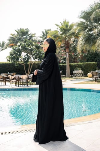 عباية كسرات خطوط زري