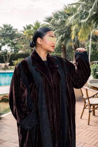 عباية خطوط مخمل شتوي