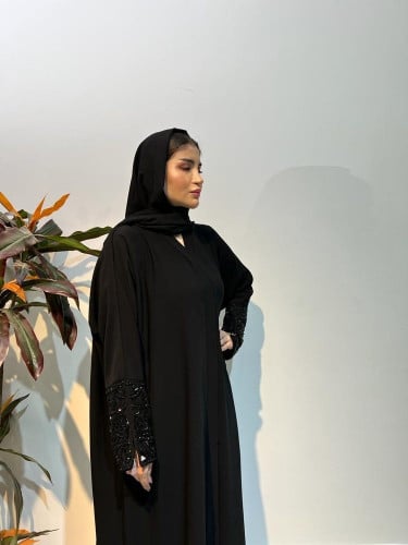 عباية مطرزه ريماس