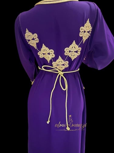 تكشيطة المميزة الفاخرة باللون البنفسجي والذهبي