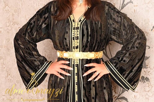 تكشيطة الأناقة الذهبية