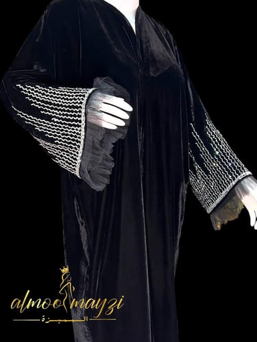 عباية الفخامة المخملية