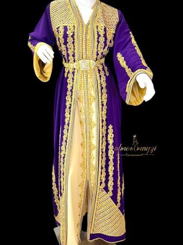 تكشيطة الملكة باللون البنفسجي