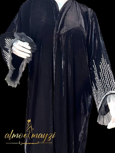 عباية الفخامة المخملية