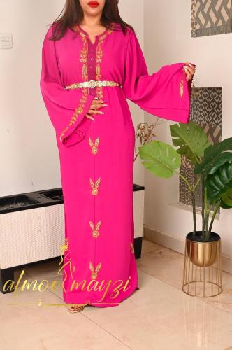 قفطان المميزة بالرانده بالشك والتطريز اليدوي