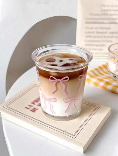 كوب زجاجي فيونكة وردي