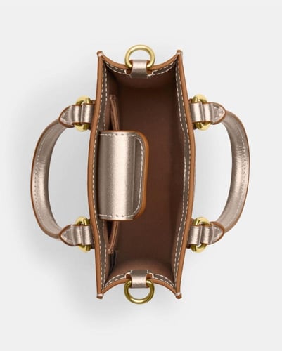 حقيبة من كوتش