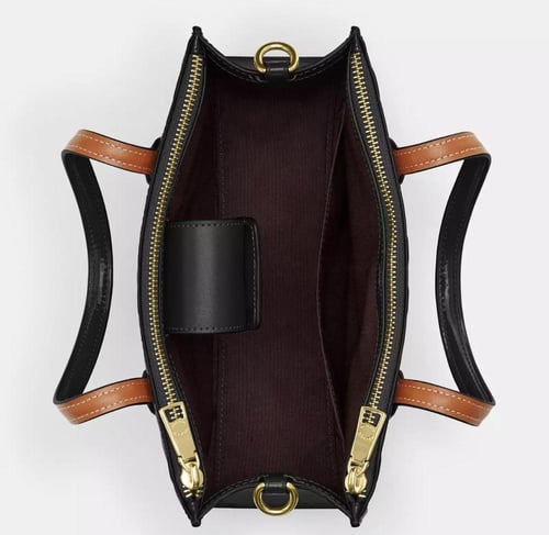 حقيبة من كوتش