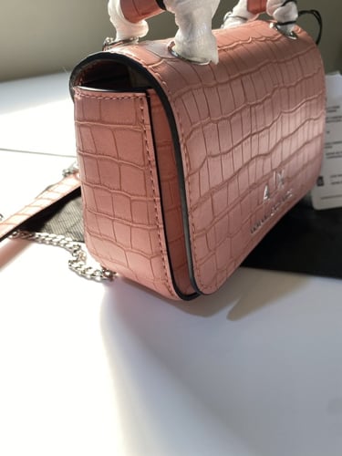 حقيبة من ارماني اكسشنج