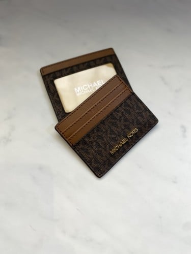 محفظة من مايكل