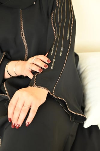 3284 | عباية كتف ربع كلوش مطرز