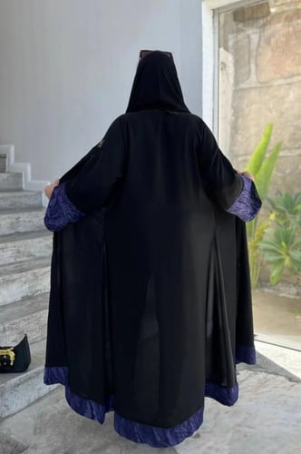3236 | عباية كتف ملونة بأكمام لف وطرحة فخمة