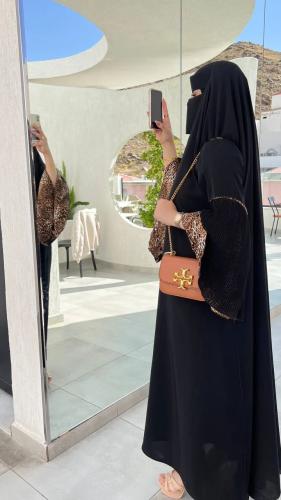 عباية تايقر