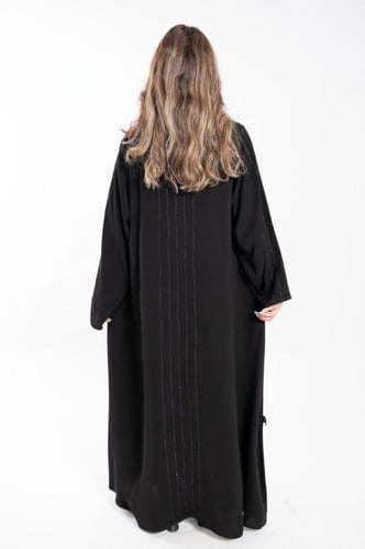 4303 | عباية كتف بتطريز اسود