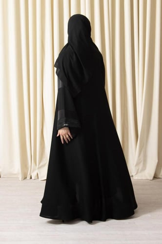 عباية زاهية