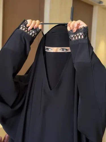عباية رأس كلوش
