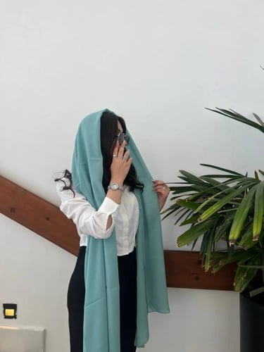 طرحة تيفاني داكن سادة