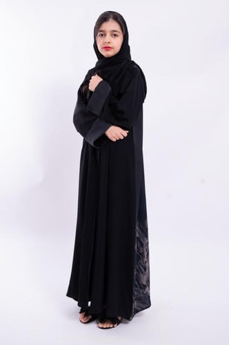 8012 | عباية بناتي