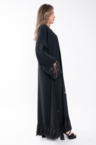 4298 | عباية كتف كم مربع بتطريز امراتي بالكم