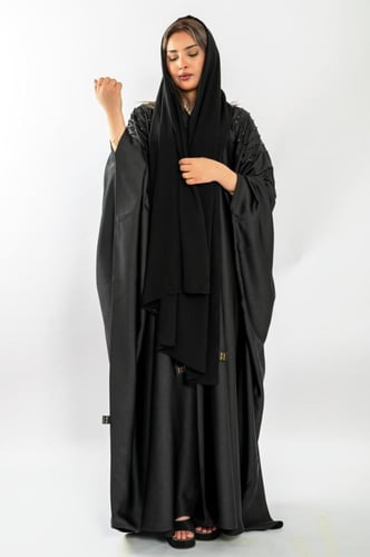 6136 | عباية بشت مطرزة من قماش حرير مغسول كوري أصل...