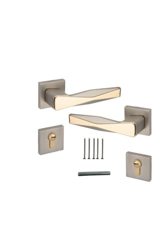 مقبض باب مفصول .