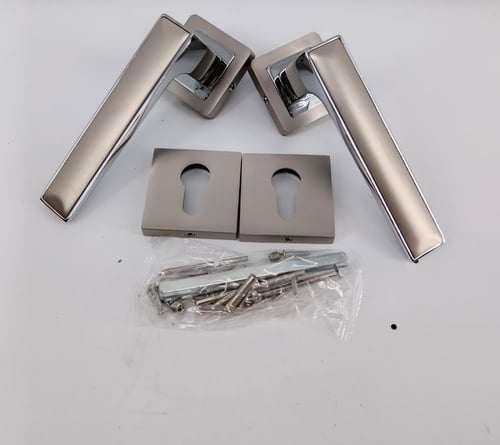 مقبض باب مفصول فضي