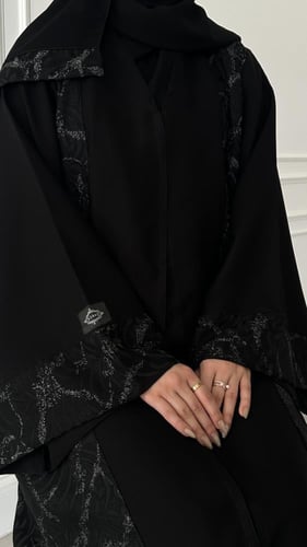 عباية نص كلوش قماش(كريب)