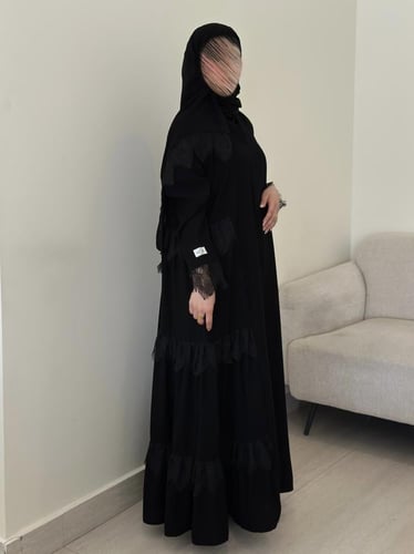 عباية كلوش بكسرات قماش(سراميك)اضافة دانتيل