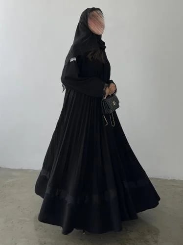 عباية كلوش قماش(ملكي)اضافة دانتيل