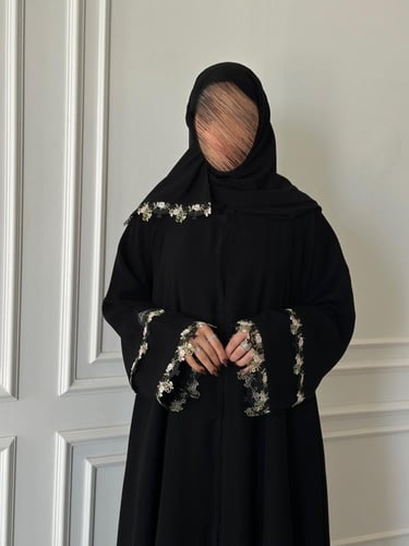 عباية كلوش قماش(سراميك)بكلفة ورد