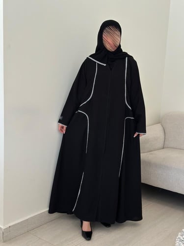 عباية نص كلوش قماش(كريب)اضافه كلفه ابيض