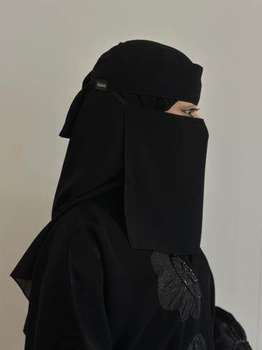 نقاب مقاس 9 غير مقوى بربطه عاديه مطاط مايل