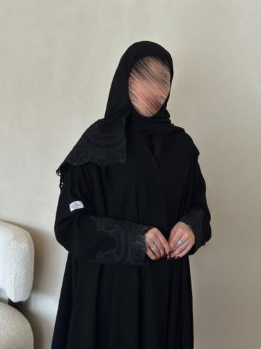 عباية كلوش قماش(ملكي)بأكمام دانتيل