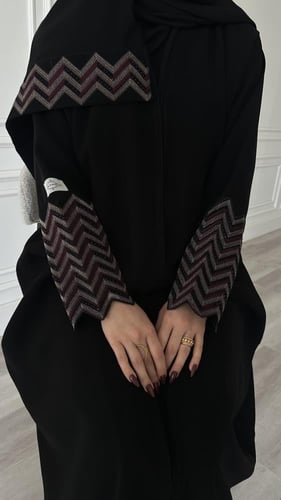 عباية نص كلوش قماش(سراميك)باكمام عنابي شك