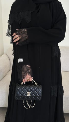 عباية كلوش بكسرات قماش(سراميك)اضافة دانتيل