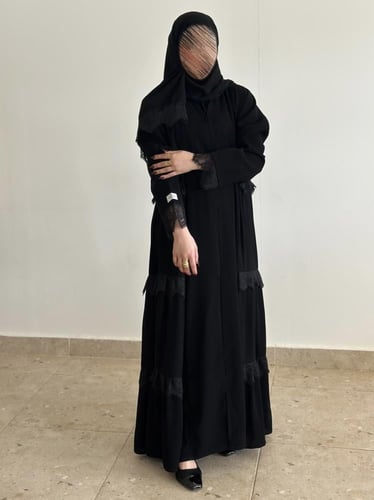 عباية كلوش بكسرات قماش(سراميك)اضافة دانتيل