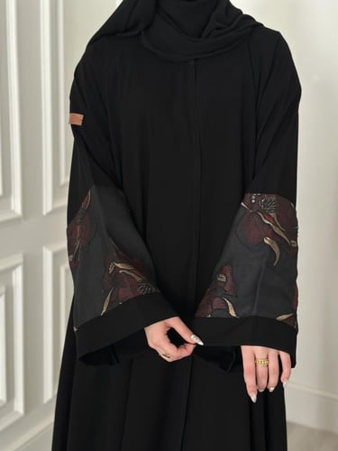 عباية كلوش قماش(ملكي)باكمام عنابي