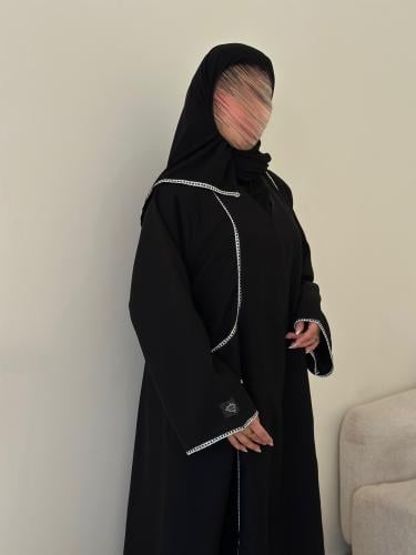 عباية نص كلوش قماش(كريب)اضافه كلفه ابيض