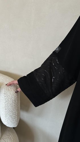 عباية كلوش قماش(سراميك)باكمام جاكار لامع